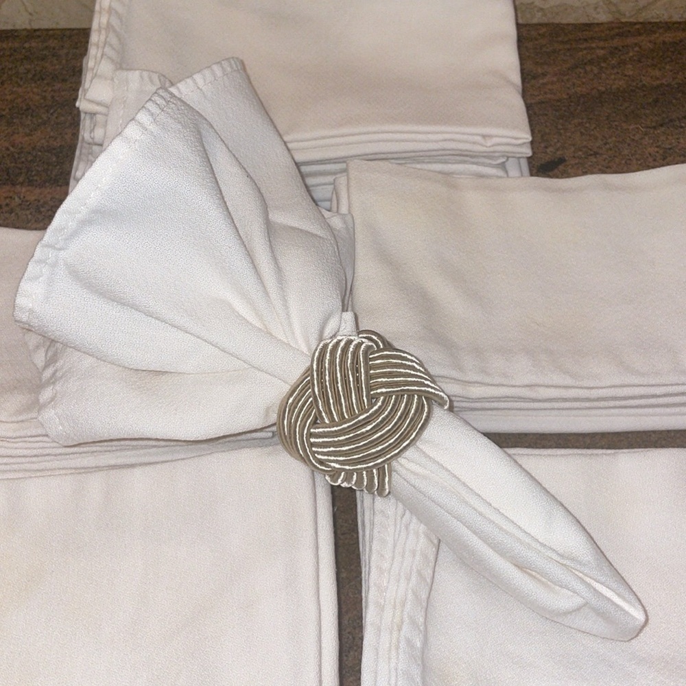 31 Pcs Large White Catering Napkins 18” x 18”
